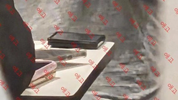 登录入口 三星折叠新机现身餐厅,后置双摄遐想曝光